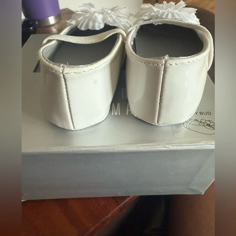 Stuart Weitzman Baby Bud white Shoes!